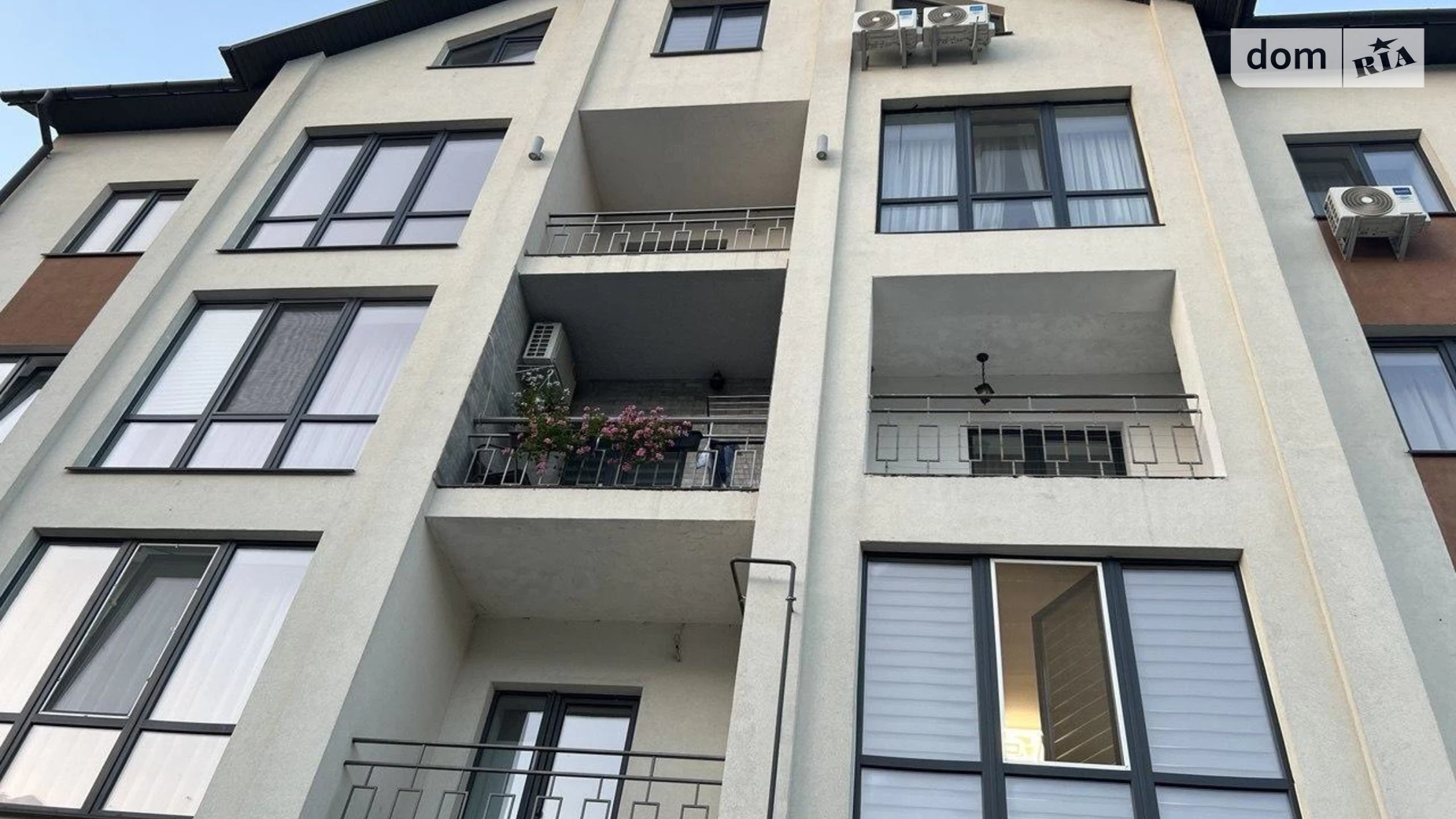 Продается 2-комнатная квартира 85.6 кв. м в Черновцах, ул. Мазепы Ивана, 10 - фото 2
