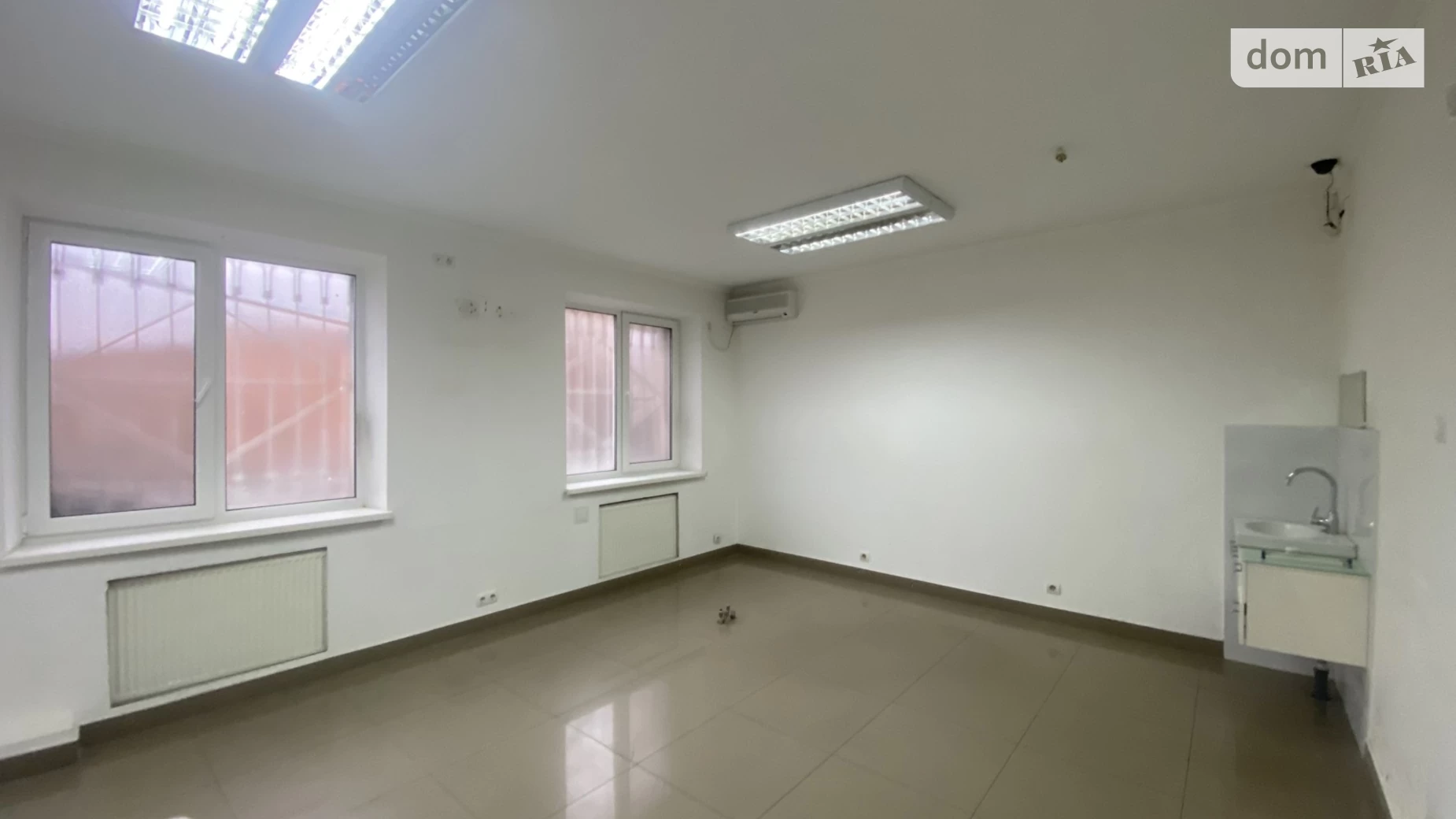 Сдается в аренду офис 35 кв. м в бизнес-центре, цена: 8500 грн - фото 3