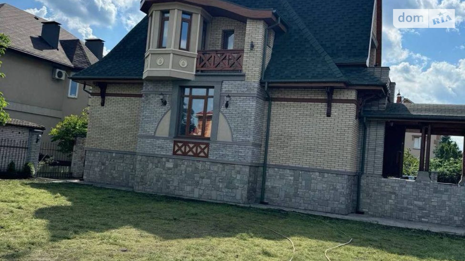 Продается дом на 3 этажа 293 кв. м с верандой, цена: 385000 $ - фото 2