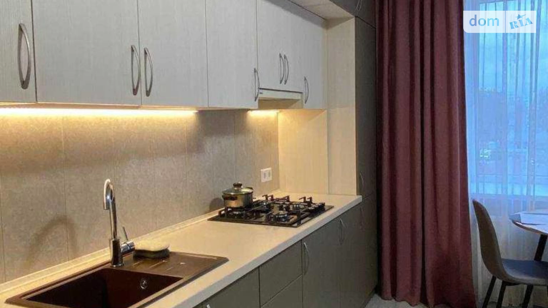 Продается 1-комнатная квартира 52.7 кв. м в Днепре, бул. Славы - фото 2