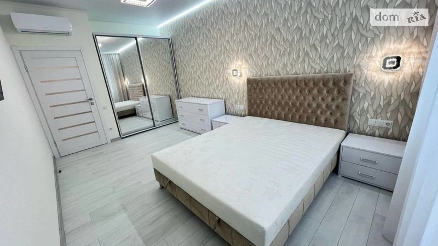 Продается 2-комнатная квартира 43.3 кв. м в Одессе, ул. Генуэзская, 1 корпус 3 - фото 2