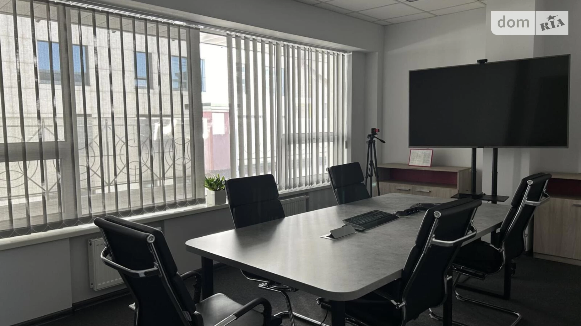 Сдается в аренду офис 440 кв. м в бизнес-центре, цена: 11500 $ - фото 4