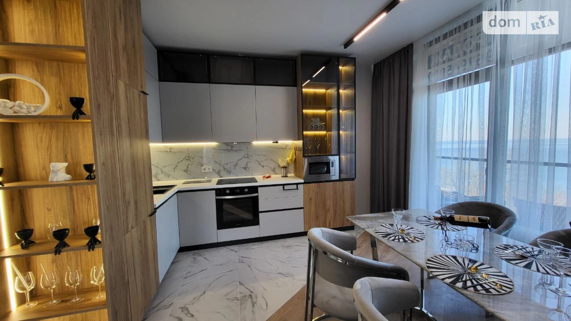 Продается 2-комнатная квартира 80 кв. м в Одессе, Фонтанская дор., 77В - фото 2