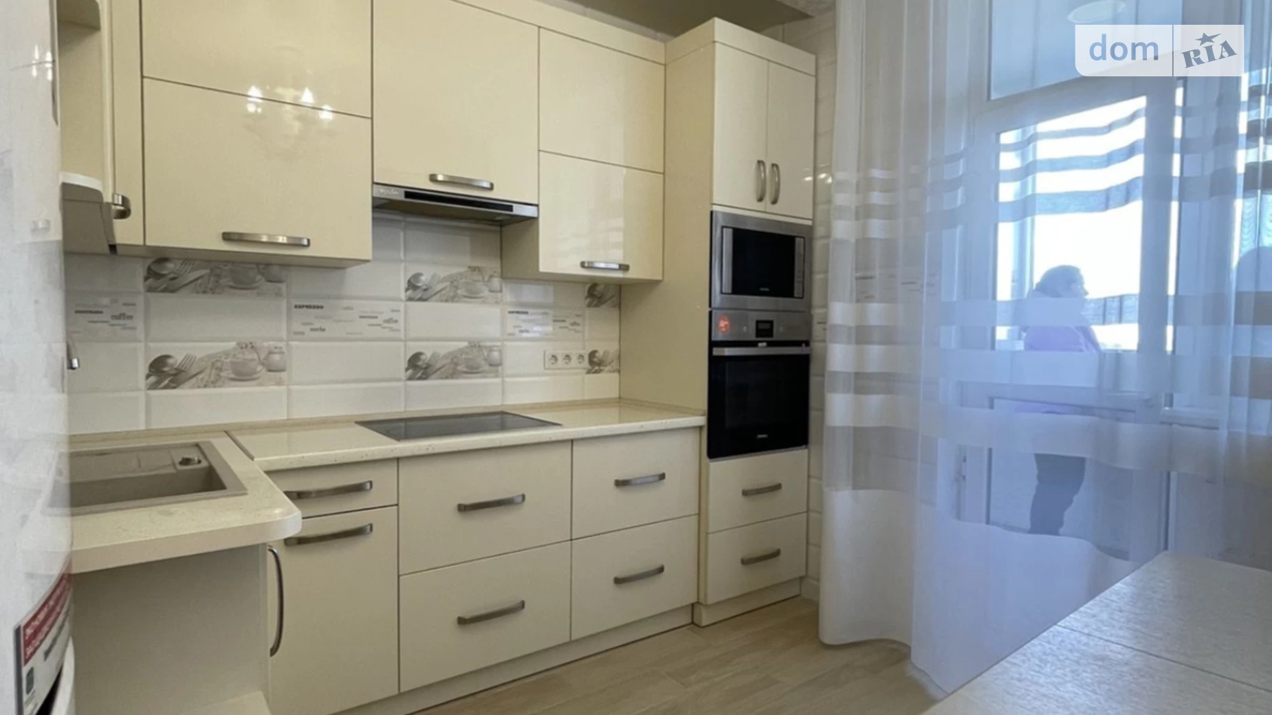 Продається 2-кімнатна квартира 57 кв. м у Чорноморську, вул. Захисників України(1 Травня), 40 - фото 2