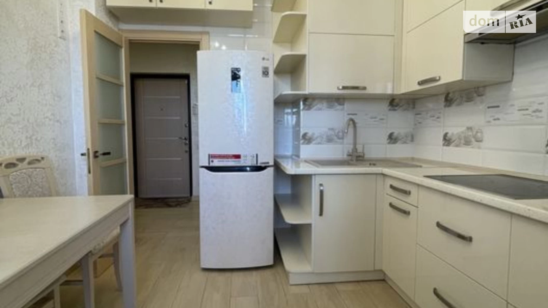 Продається 2-кімнатна квартира 57 кв. м у Чорноморську, вул. Захисників України(1 Травня), 40 - фото 3