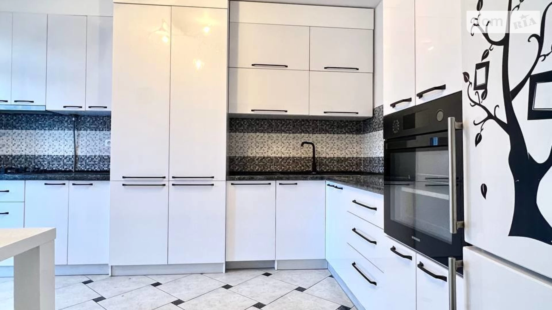 Продається 3-кімнатна квартира 77 кв. м у Рівному, вул. Міцкевича - фото 2