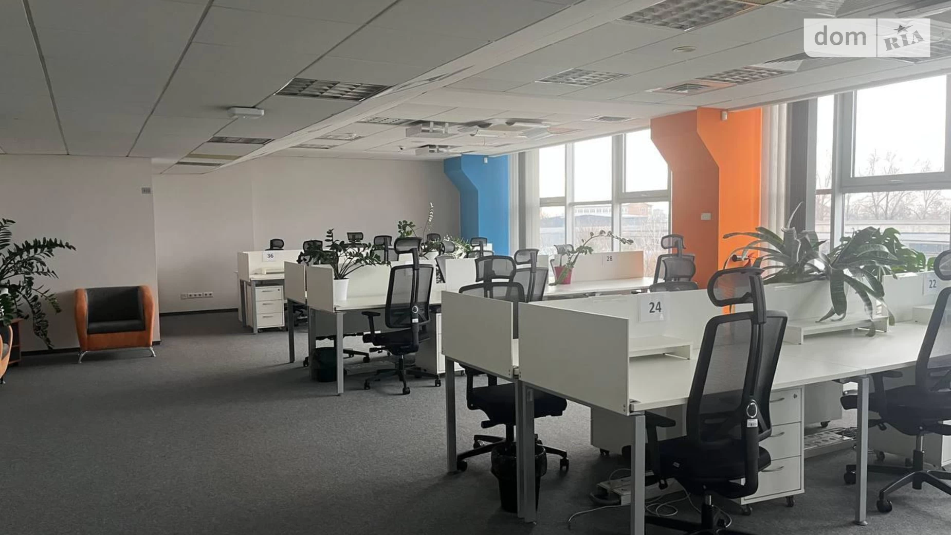 Сдается в аренду офис 1200 кв. м в бизнес-центре, цена: 21300 $ - фото 5