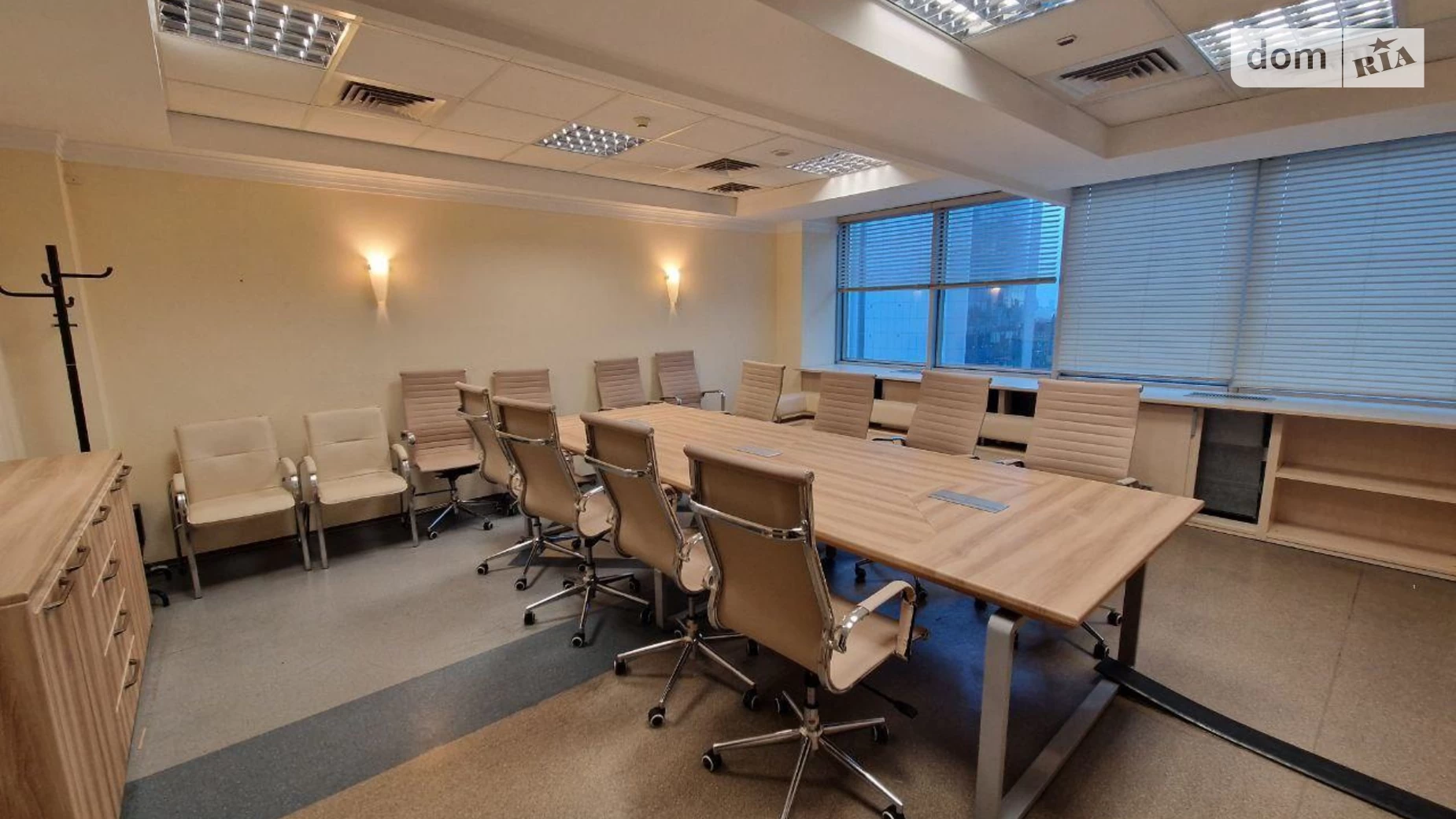 Сдается в аренду офис 400 кв. м в бизнес-центре, цена: 5300 $ - фото 3