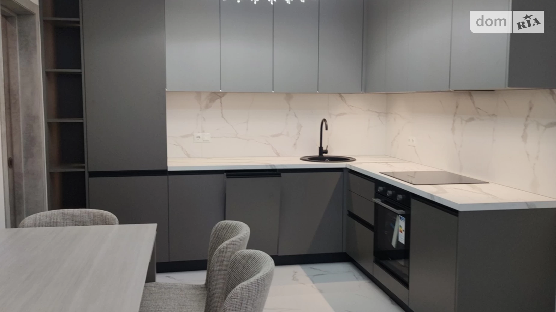 Продается 2-комнатная квартира 61 кв. м в Одессе, ул. Жемчужная, 12 - фото 2