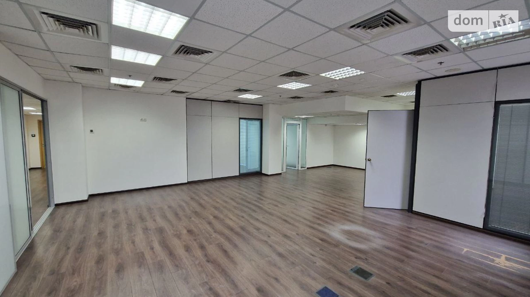 Сдается в аренду офис 200 кв. м в бизнес-центре, цена: 5900 $ - фото 3