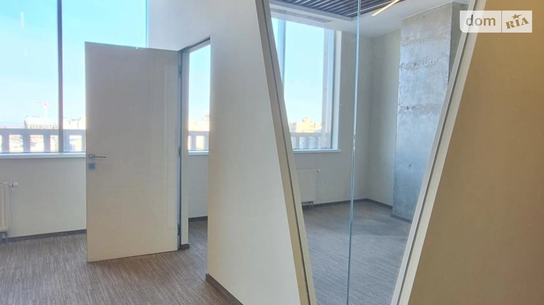 Сдается в аренду офис 330 кв. м в бизнес-центре, цена: 12700 $ - фото 3
