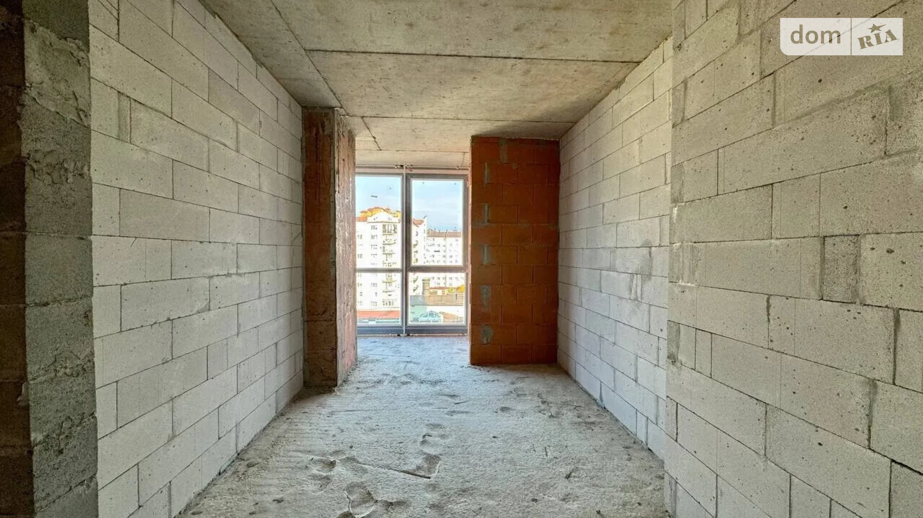 Продается 1-комнатная квартира 42 кв. м в Ивано-Франковске, ул. Химиков, 39 - фото 2