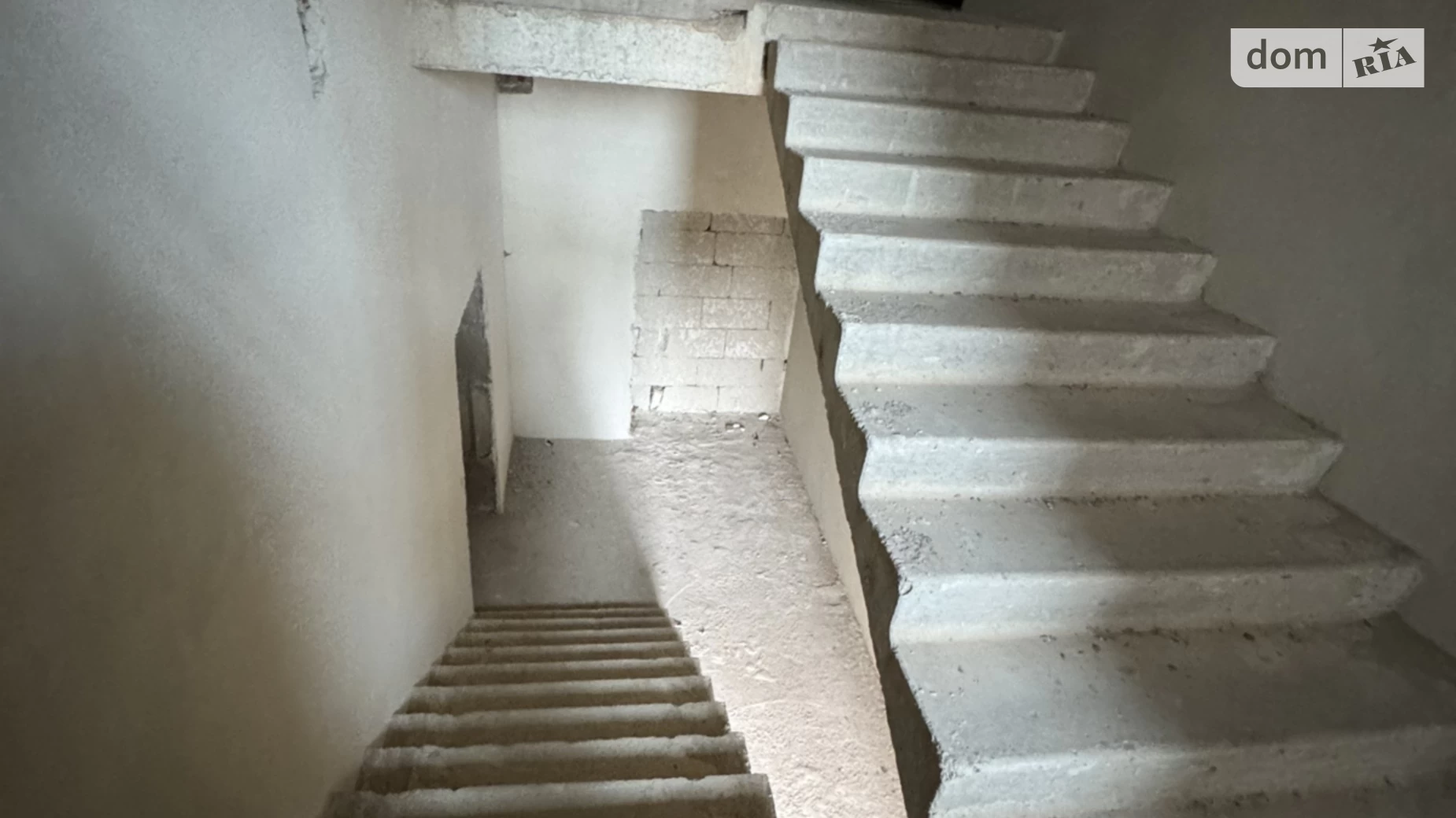 Продается 2-комнатная квартира 53 кв. м в Ивано-Франковске, ул. Урожайная, 5 - фото 4