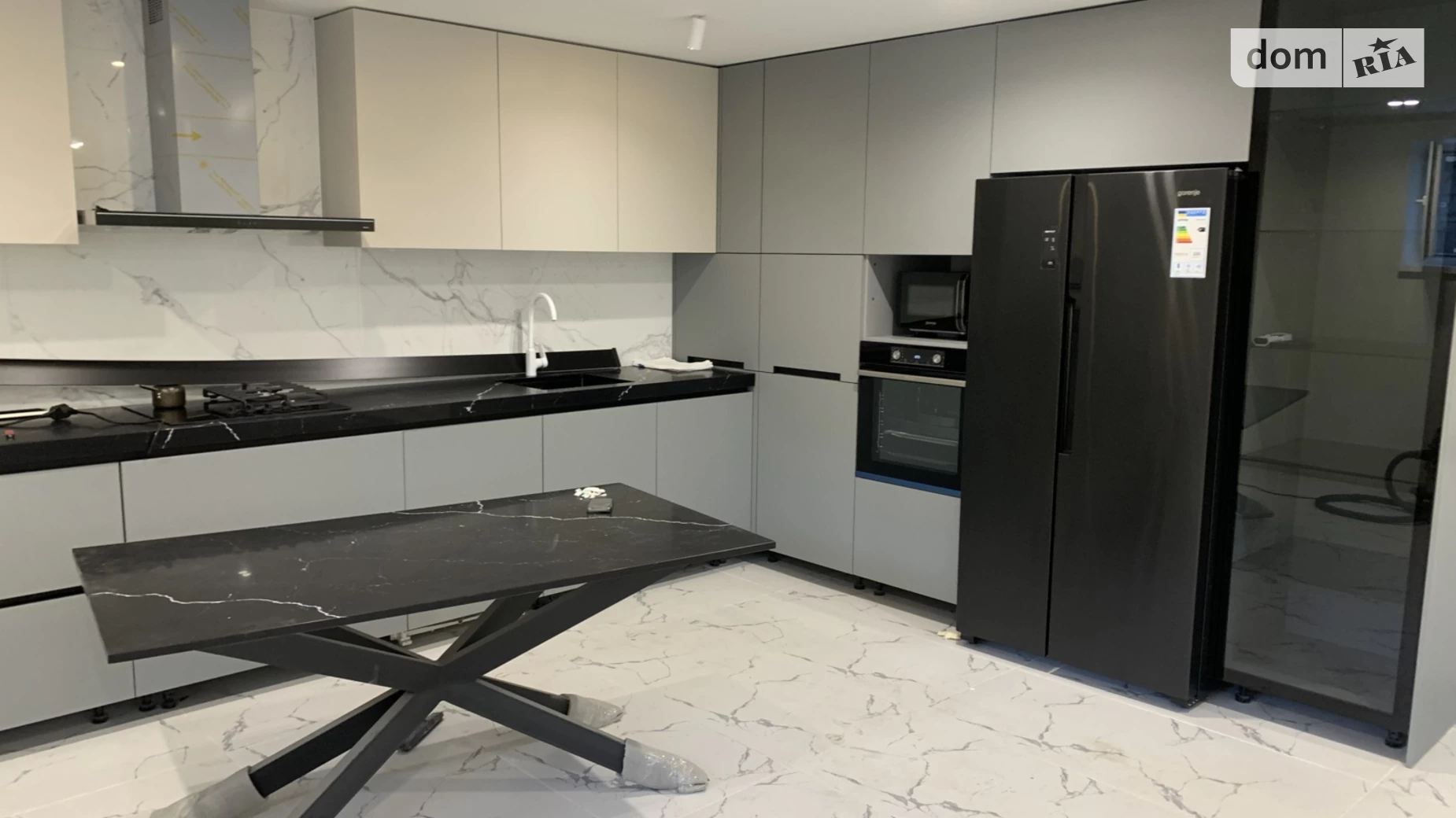 Продается дом на 2 этажа 295.2 кв. м с террасой, цена: 670000 $ - фото 2