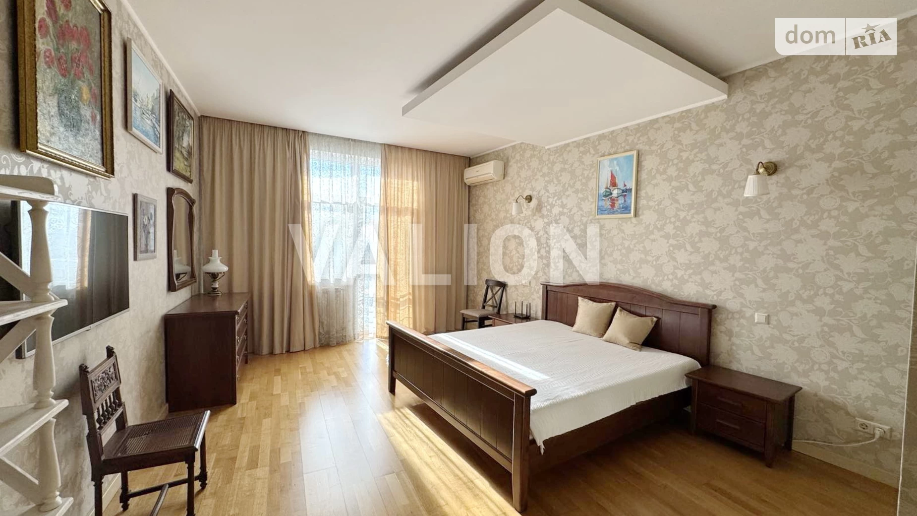 Продается 3-комнатная квартира 157.1 кв. м в Киеве, ул. Юрия Ильенко, 18Б - фото 2