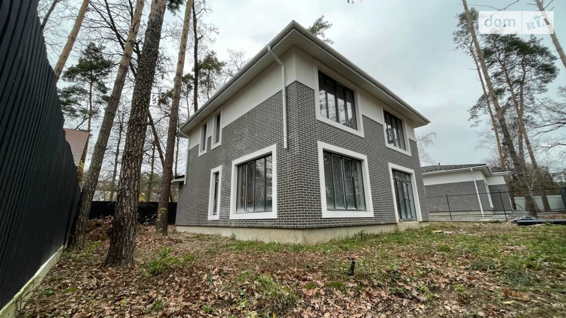 Продается дом на 2 этажа 175 кв. м с гаражом, цена: 160000 $ - фото 2