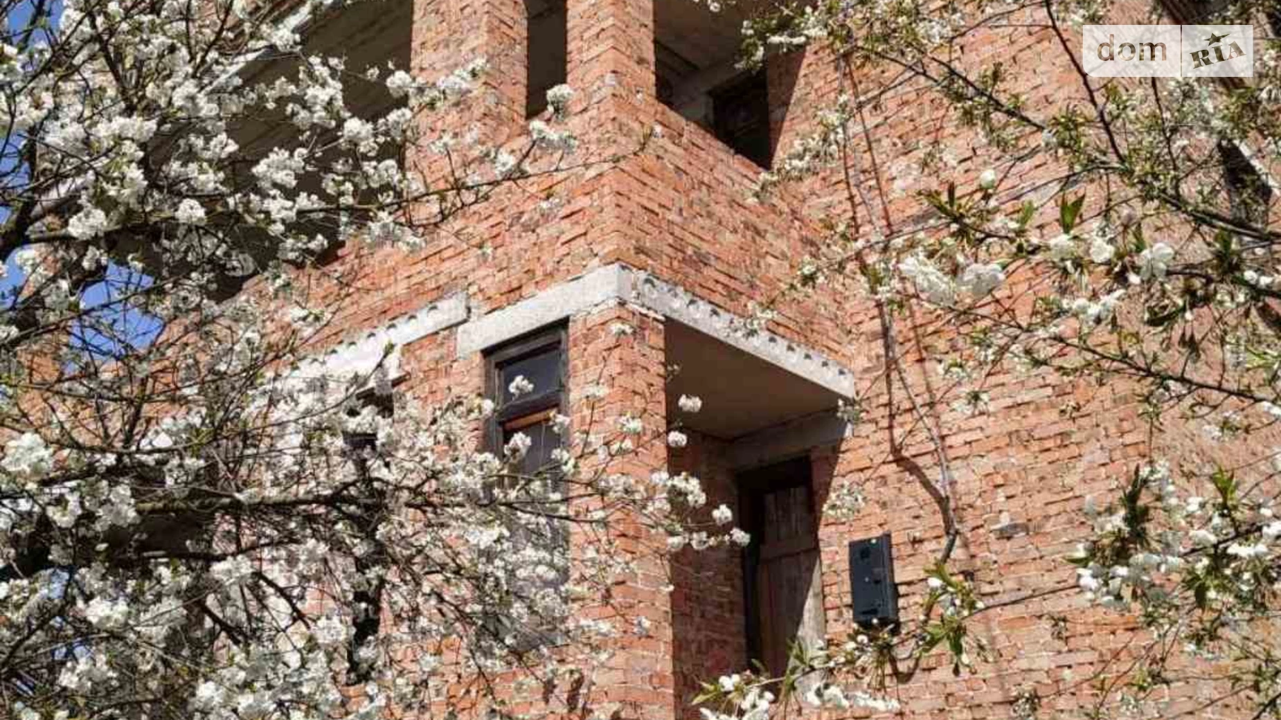 Продается дом на 3 этажа 250 кв. м с гаражом, цена: 55000 $ - фото 2