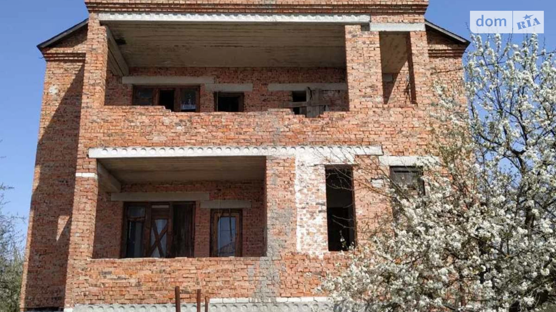 Продается дом на 3 этажа 250 кв. м с гаражом, цена: 55000 $ - фото 4