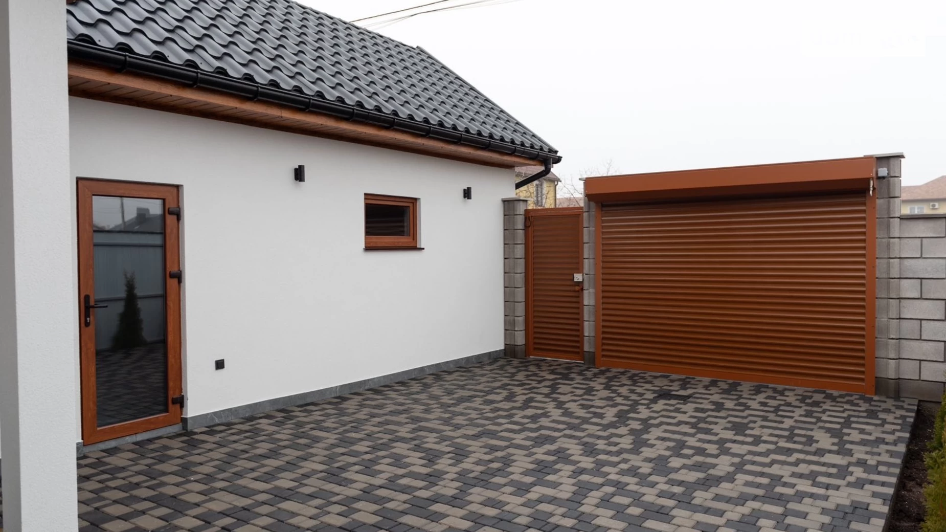 Продается дом на 2 этажа 180 кв. м с камином, цена: 220000 $ - фото 2