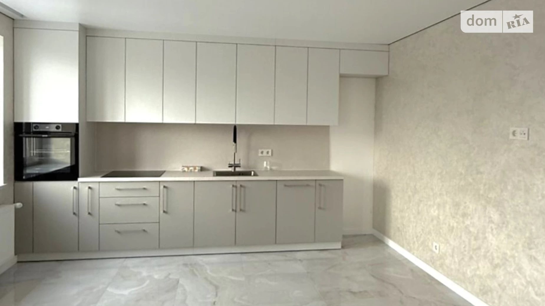 Продается 1-комнатная квартира 49 кв. м в Виннице, просп. Юности, 16В - фото 2
