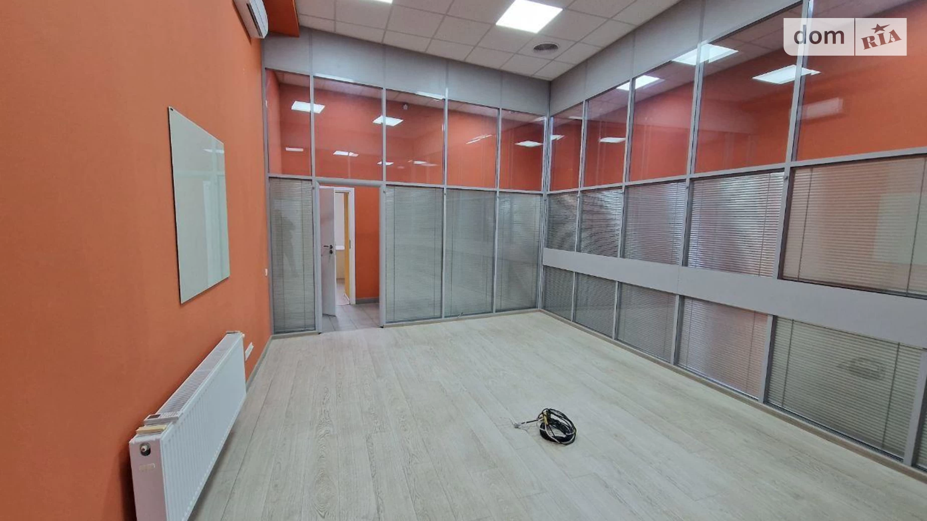 Сдается в аренду офис 560 кв. м в бизнес-центре, цена: 11800 $ - фото 4