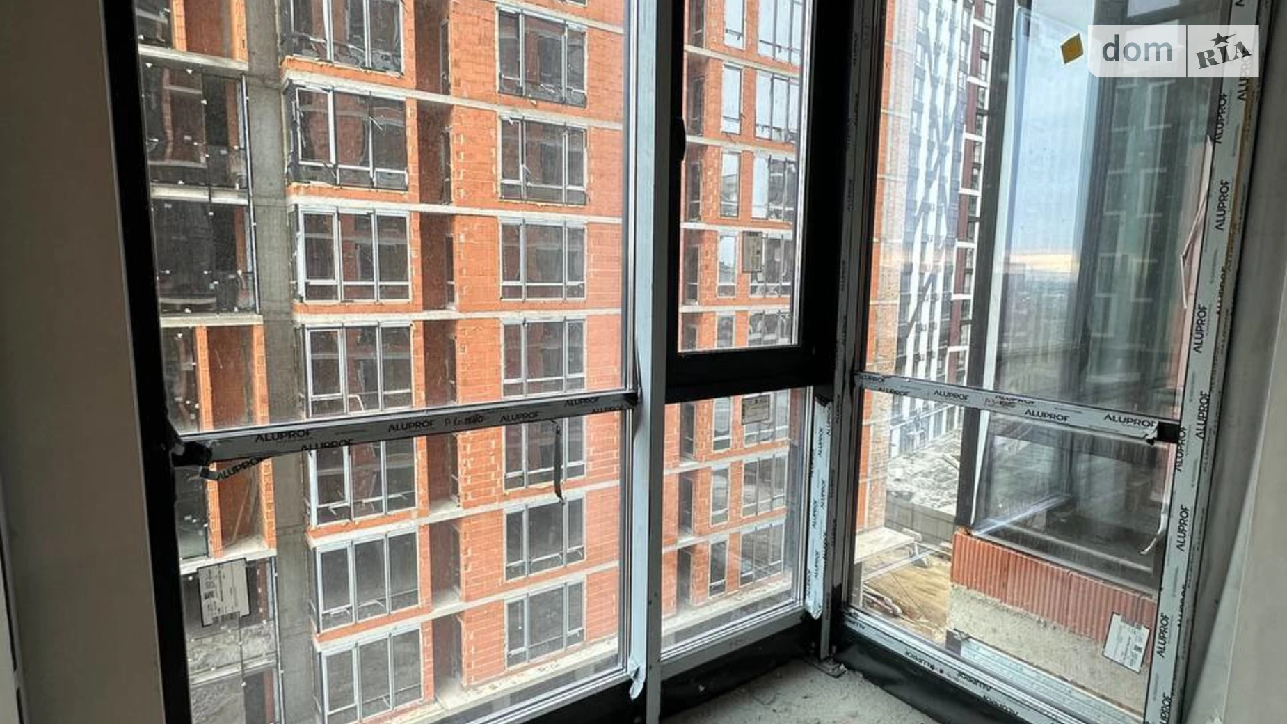 Продается 1-комнатная квартира 43 кв. м в Ивано-Франковске, ул. Ленкавского - фото 2