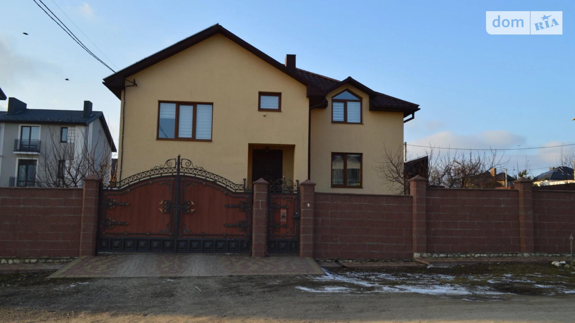 Продается дом на 2 этажа 248 кв. м с гаражом, цена: 375000 $ - фото 2