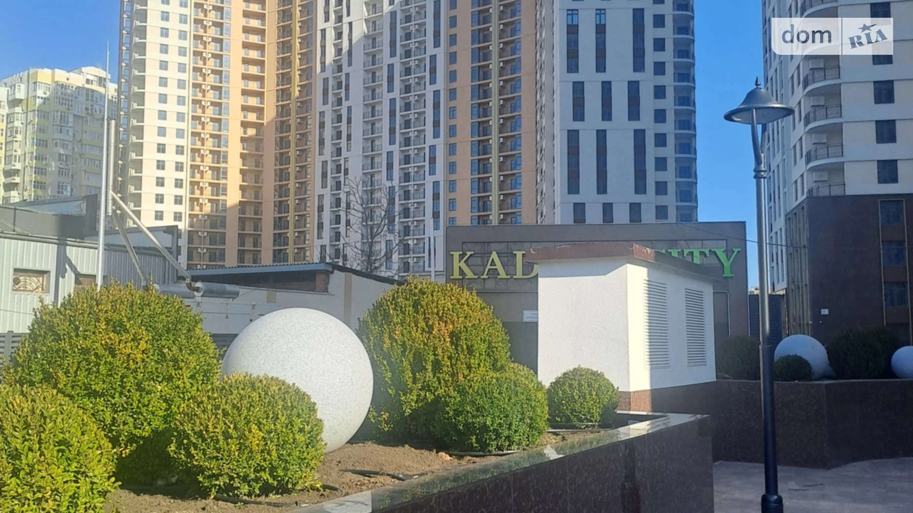 Продається 2-кімнатна квартира 61.3 кв. м у Одесі, вул. Краснова, 3 корпус 61 - фото 2