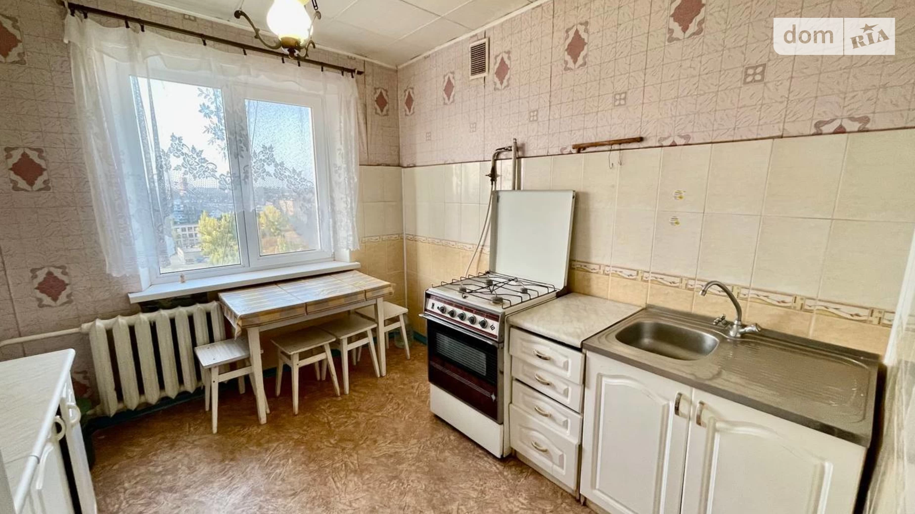 Продается 3-комнатная квартира 58 кв. м в Кривом Роге, ул. Космонавтов, 17 - фото 2