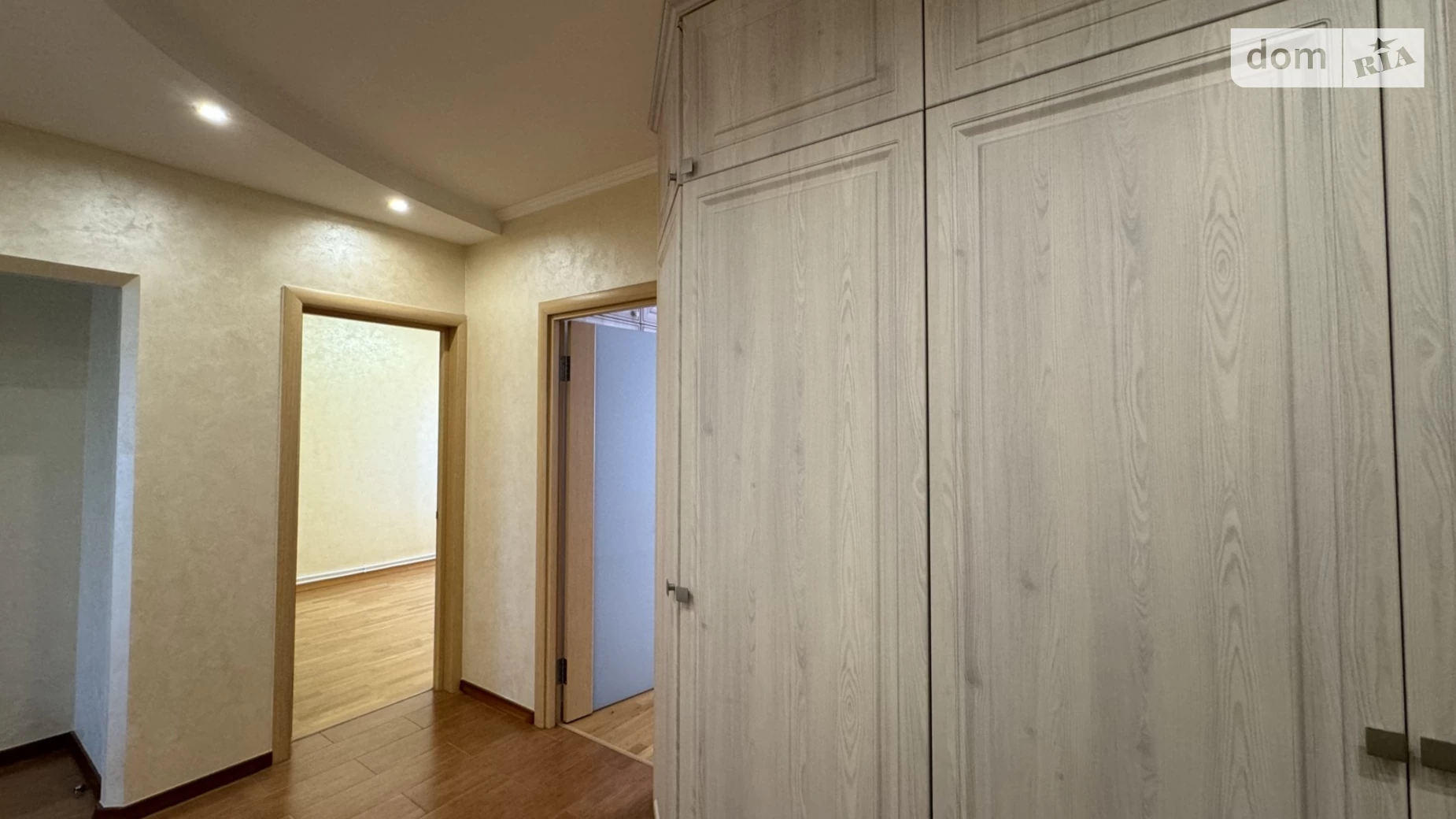 Продается 3-комнатная квартира 72 кв. м в Ужгороде, цена: 77500 $ - фото 3