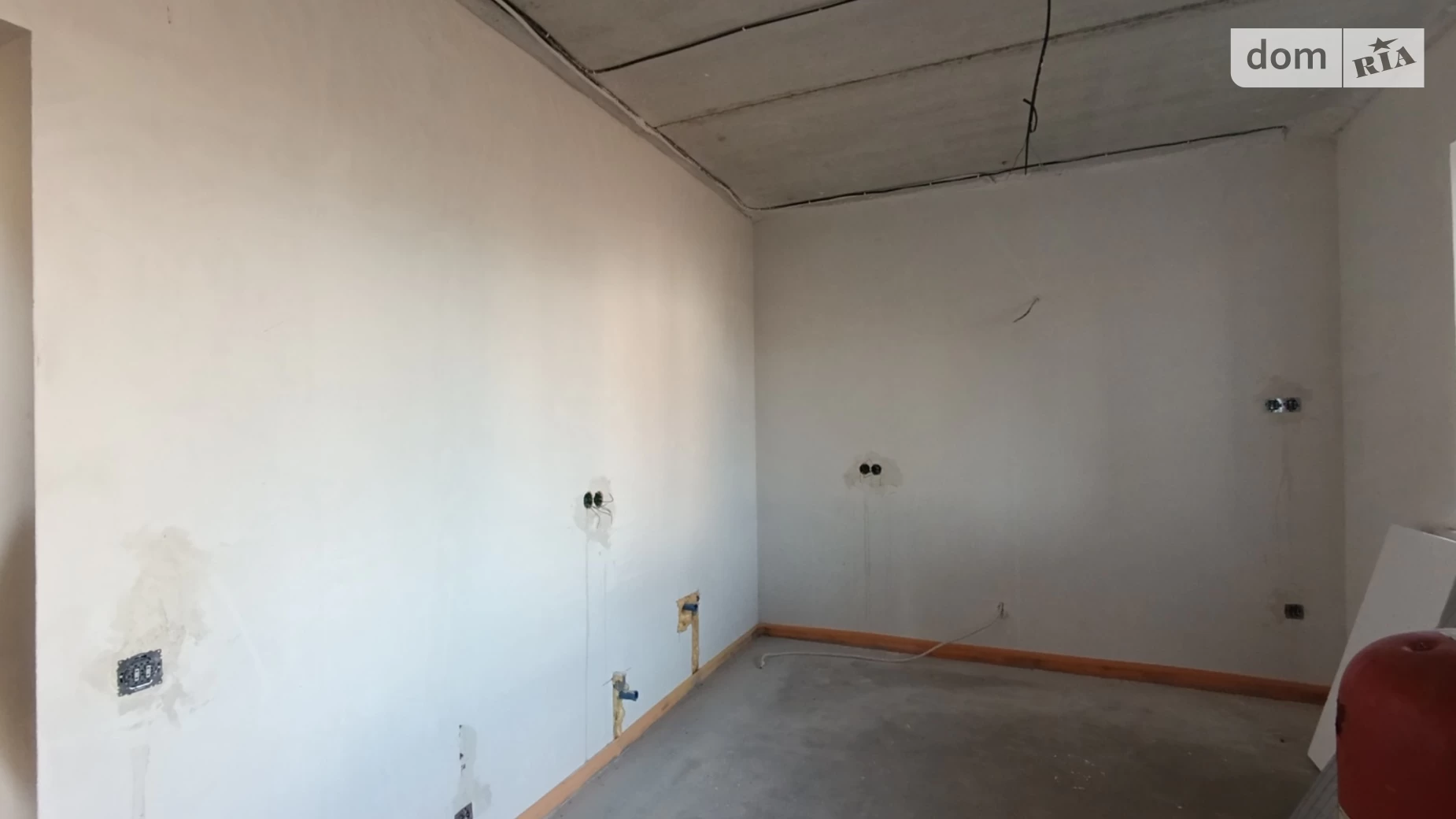 Продается дом на 2 этажа 153 кв. м с садом, цена: 130000 $ - фото 5