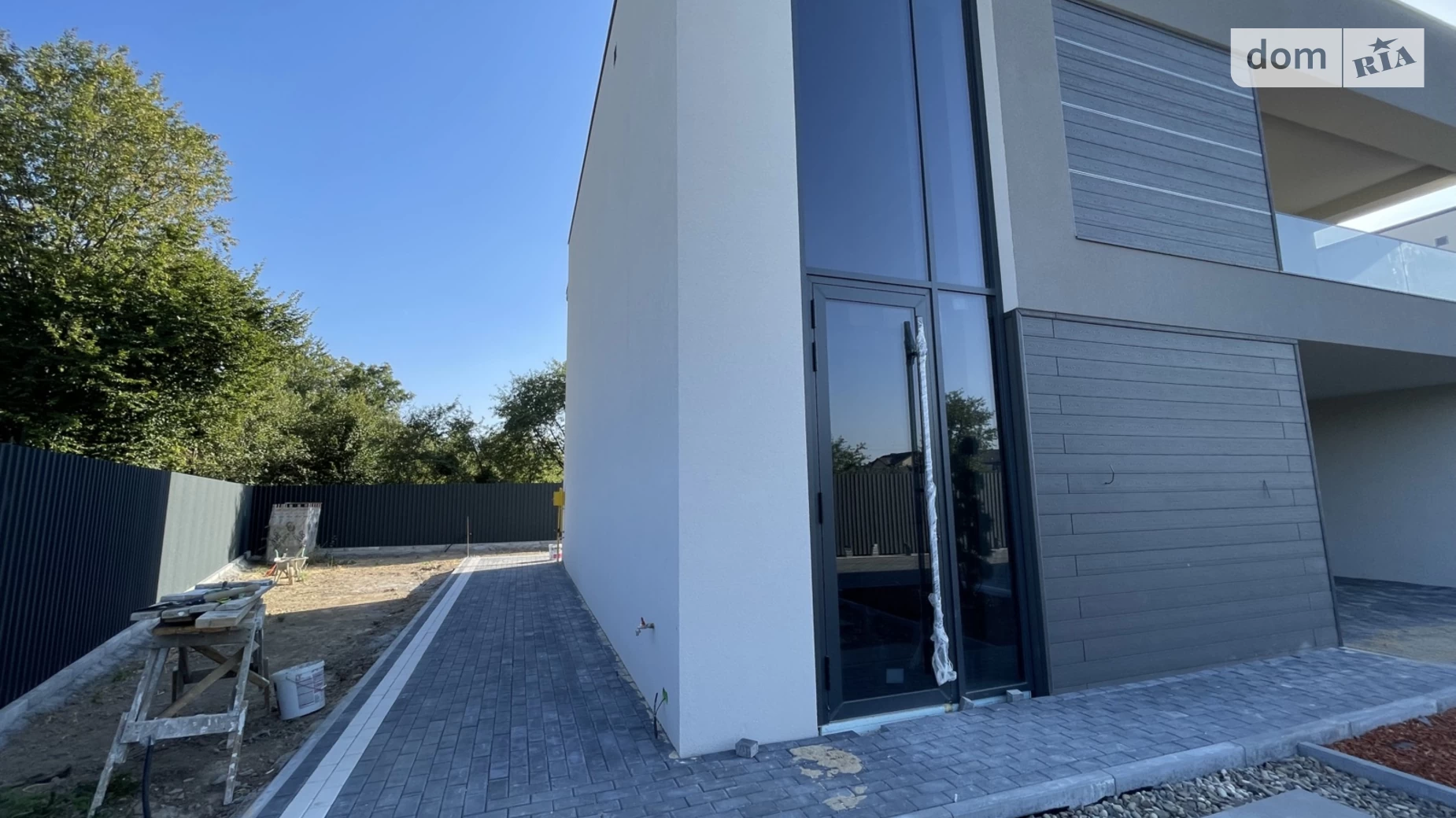 Продается дом на 2 этажа 180 кв. м с бассейном, цена: 150000 $ - фото 2