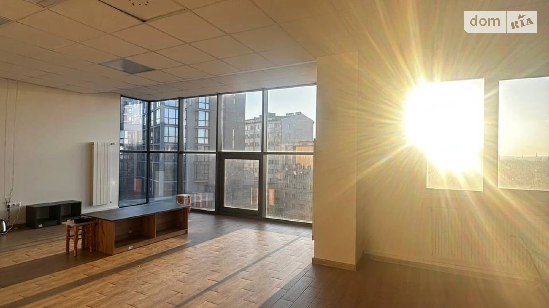 Здається в оренду офіс 220 кв. м в бізнес-центрі, цена: 2200 $ - фото 2