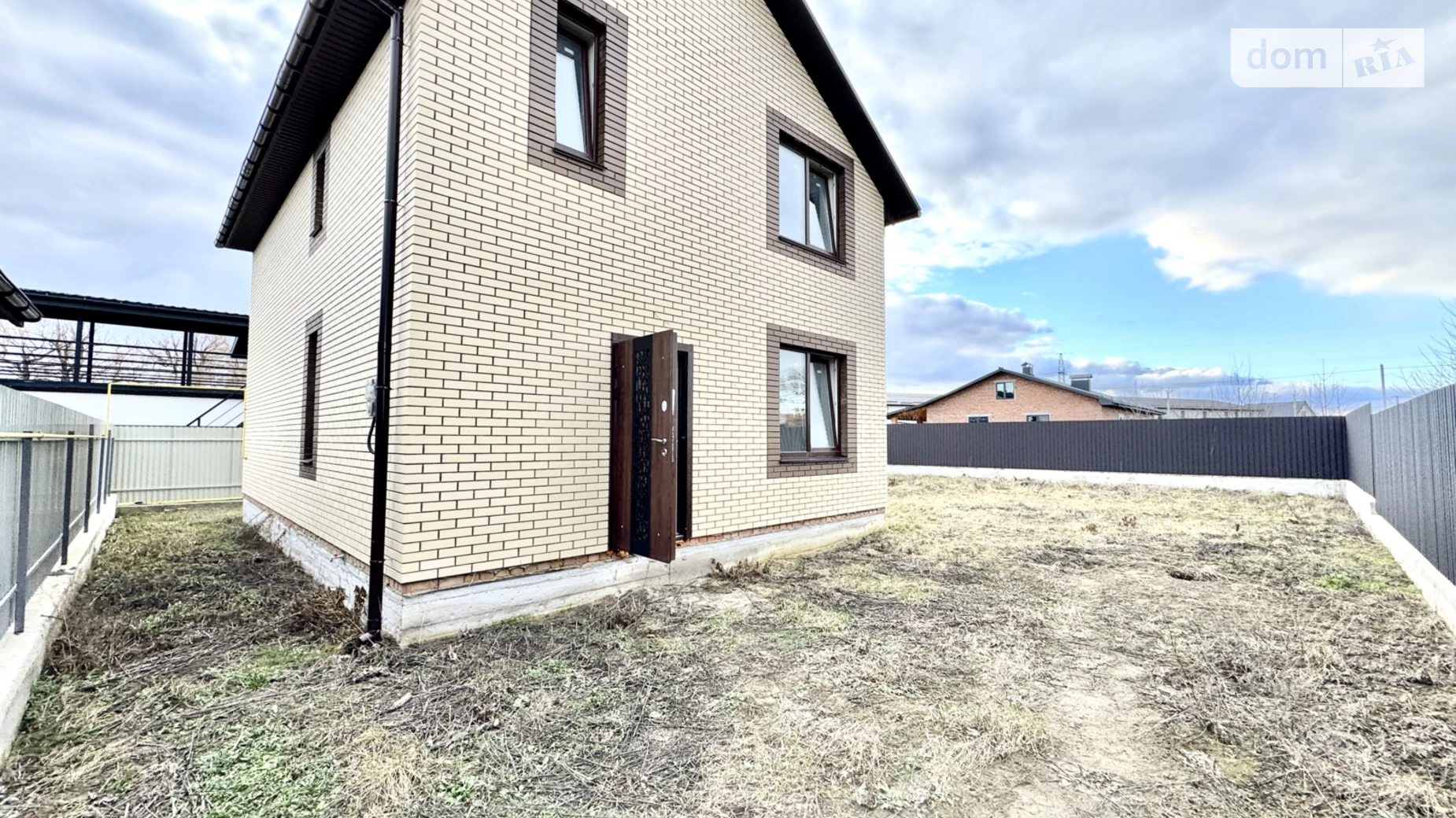 Продается дом на 2 этажа 125 кв. м с бассейном, цена: 89000 $ - фото 2