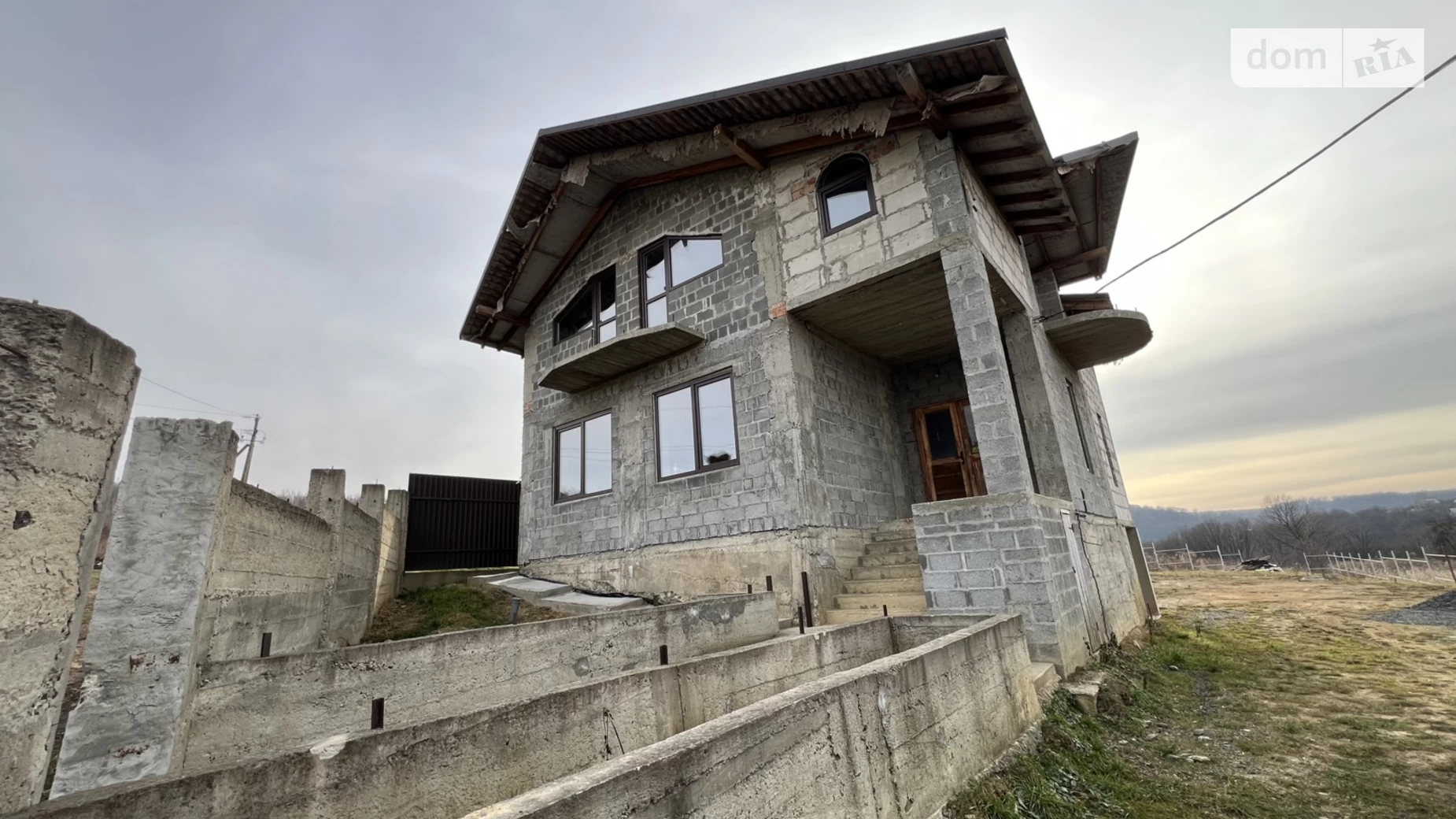Продается дом на 2 этажа 198 кв. м с беседкой, цена: 77000 $ - фото 2