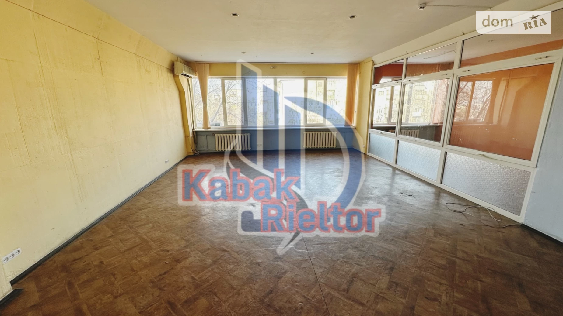 Сдается в аренду офис 75.6 кв. м в бизнес-центре, цена: 10584 грн - фото 2