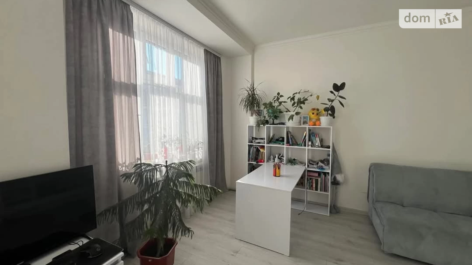 Продается 3-комнатная квартира 98 кв. м в Ужгороде, ул. Довженко - фото 2