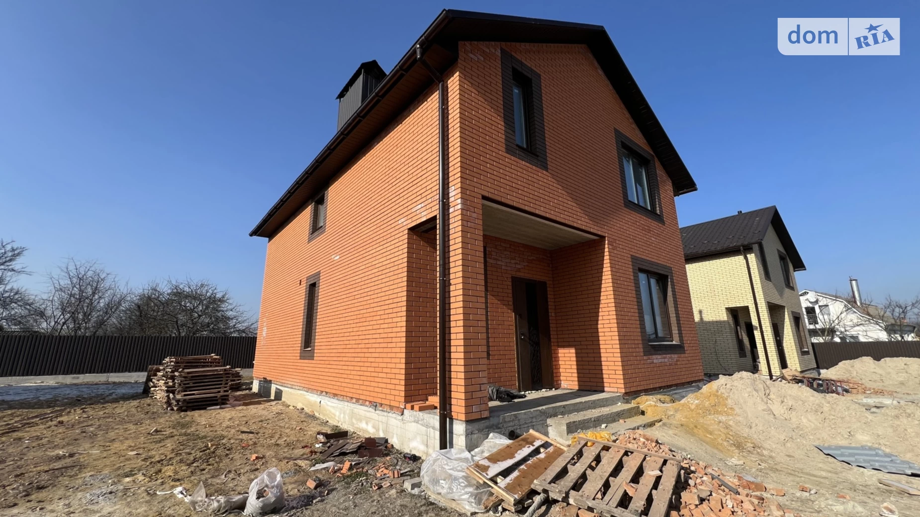Продается дом на 2 этажа 125 кв. м с подвалом, цена: 95000 $ - фото 2