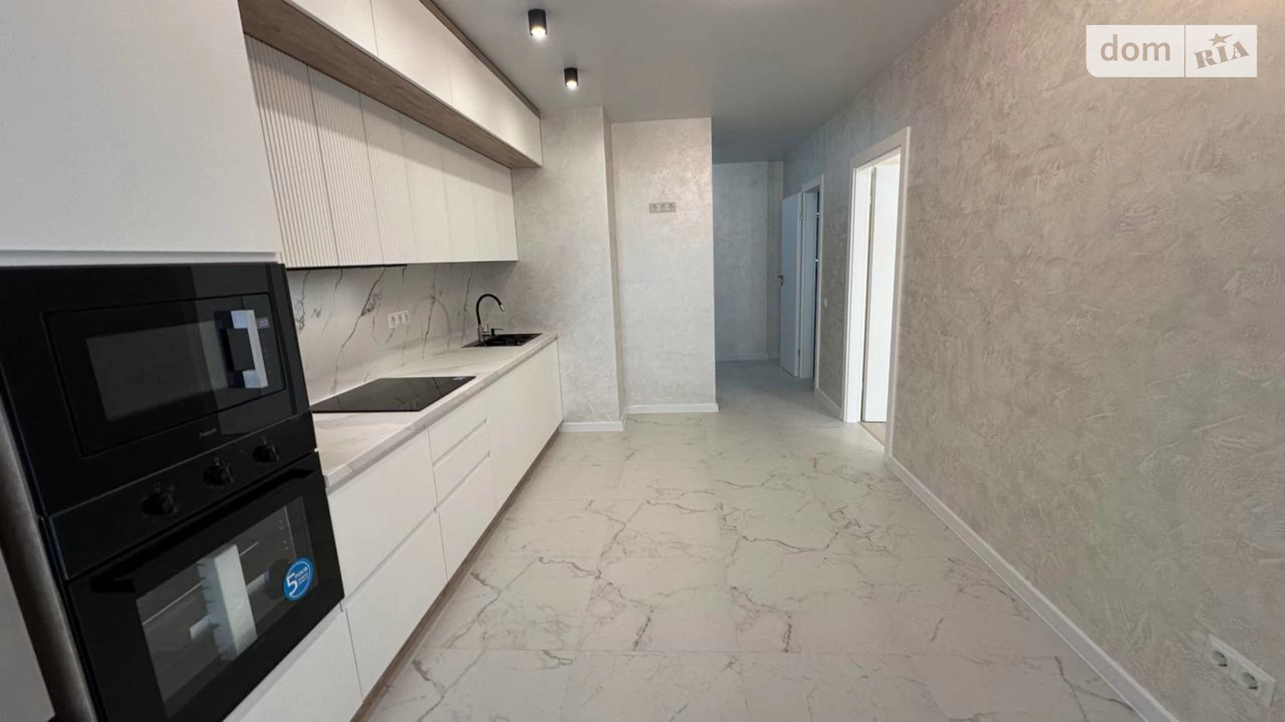 Продается 1-комнатная квартира 42 кв. м в Ивано-Франковске, цена: 61500 $ - фото 2