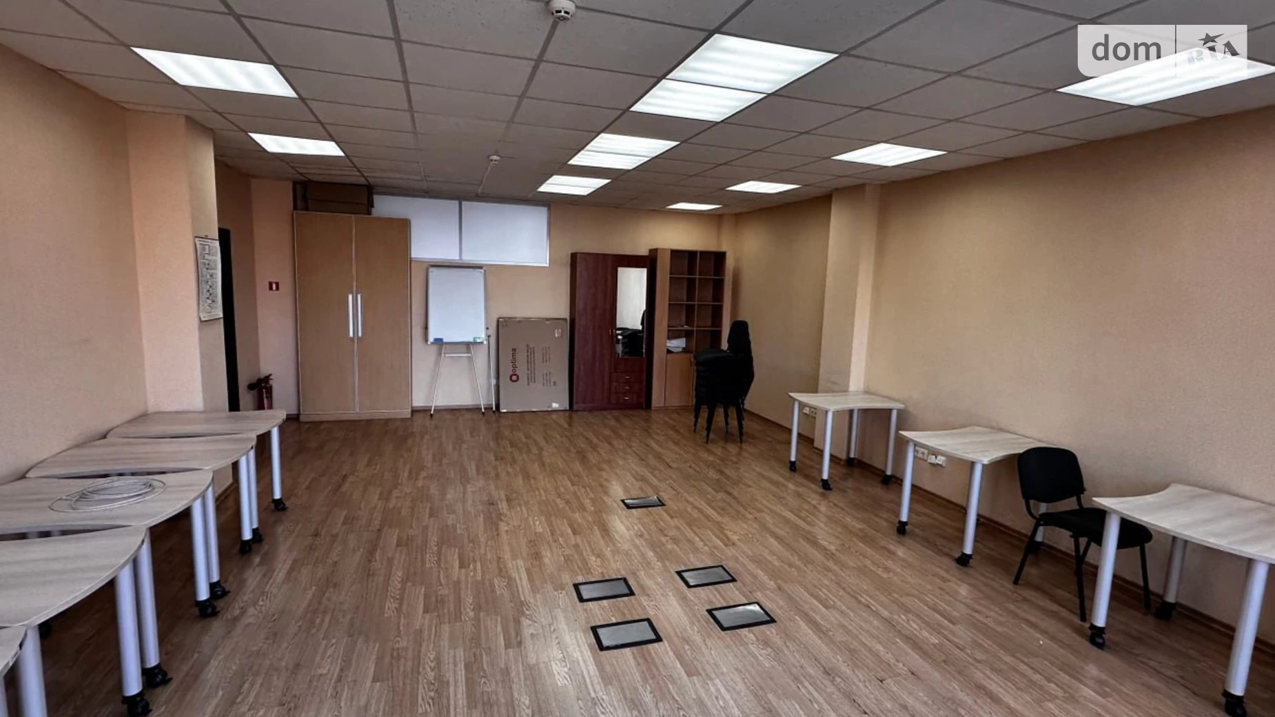 Сдается в аренду офис 159 кв. м в бизнес-центре, цена: 50000 грн - фото 2