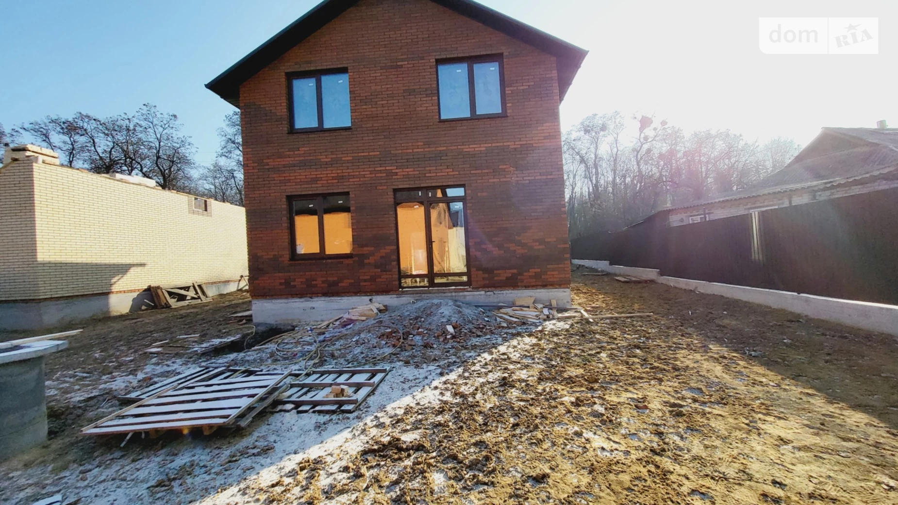 Продается дом на 2 этажа 125 кв. м с гаражом, цена: 95000 $ - фото 4
