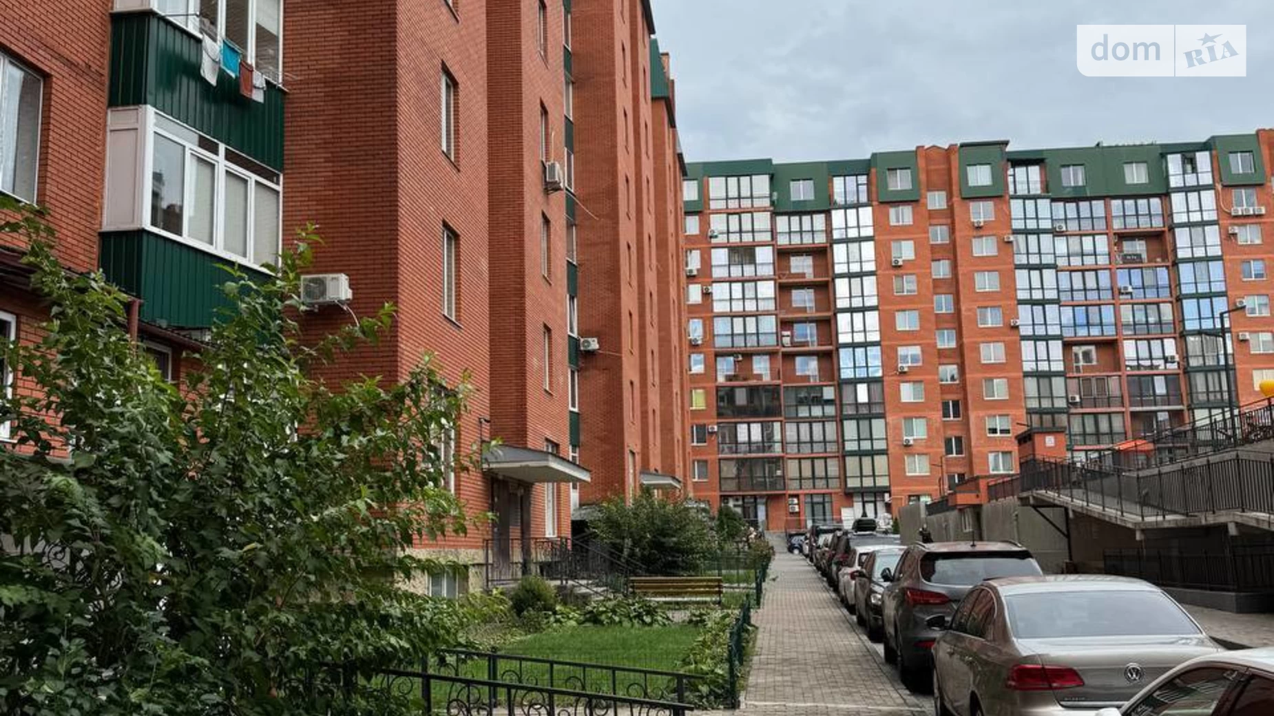 Продается 3-комнатная квартира 83 кв. м в Черновцах, ул. Черноморская, 4А - фото 3