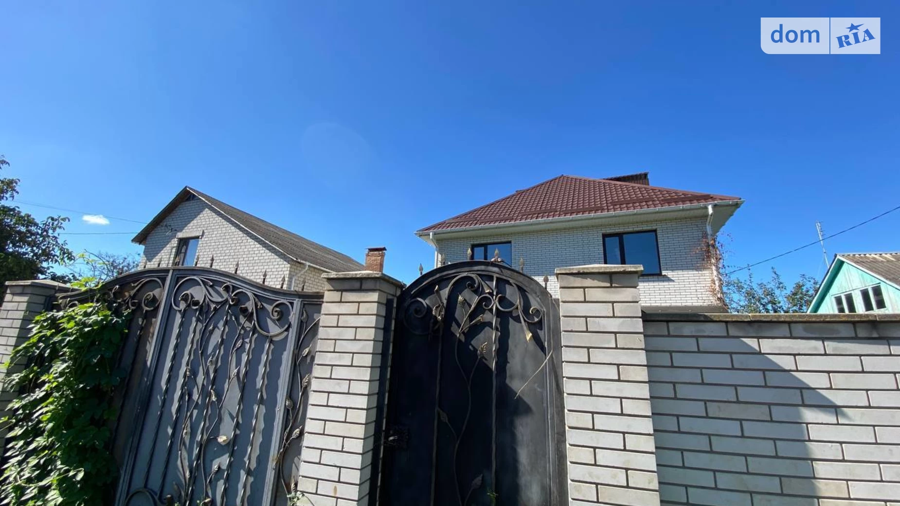 Продается дом на 2 этажа 278.8 кв. м с участком, цена: 72000 $ - фото 2