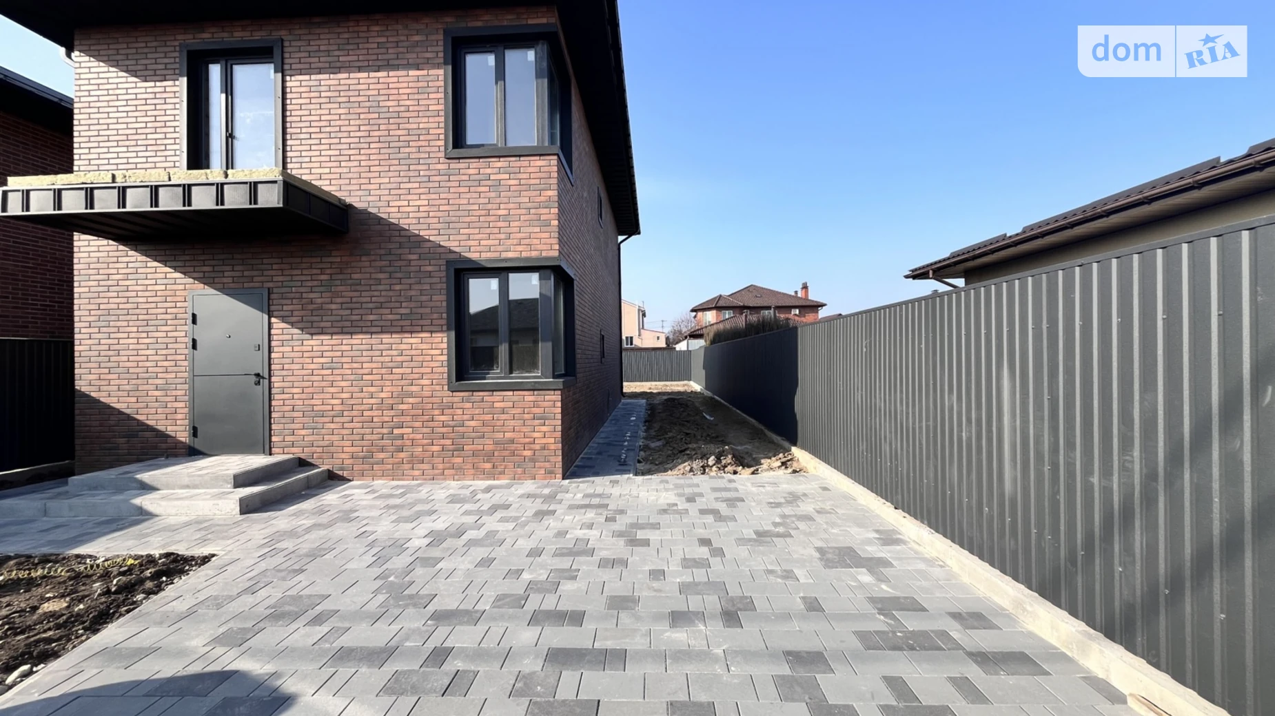 Продается дом на 2 этажа 115 кв. м с бассейном, цена: 93000 $ - фото 2