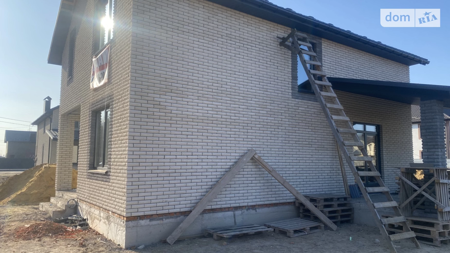 Продается дом на 2 этажа 119 кв. м с гаражом, цена: 85000 $ - фото 3