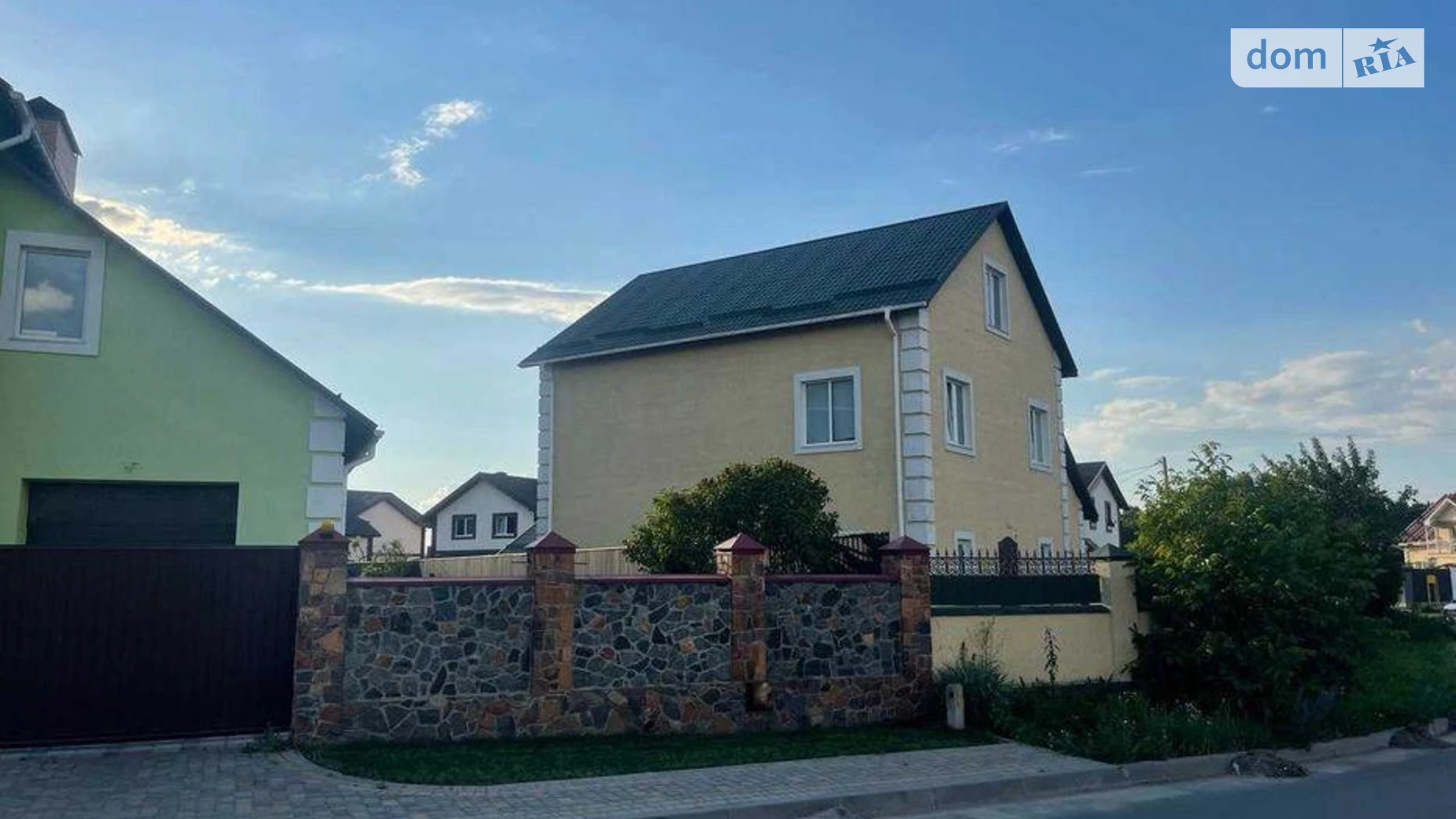 Продается дом на 2 этажа 297 кв. м с гаражом, цена: 240000 $ - фото 3
