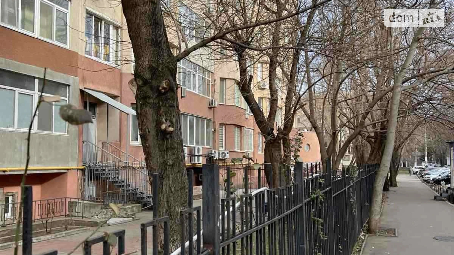 Продается офис 46.4 кв. м в бизнес-центре, цена: 49000 $ - фото 2