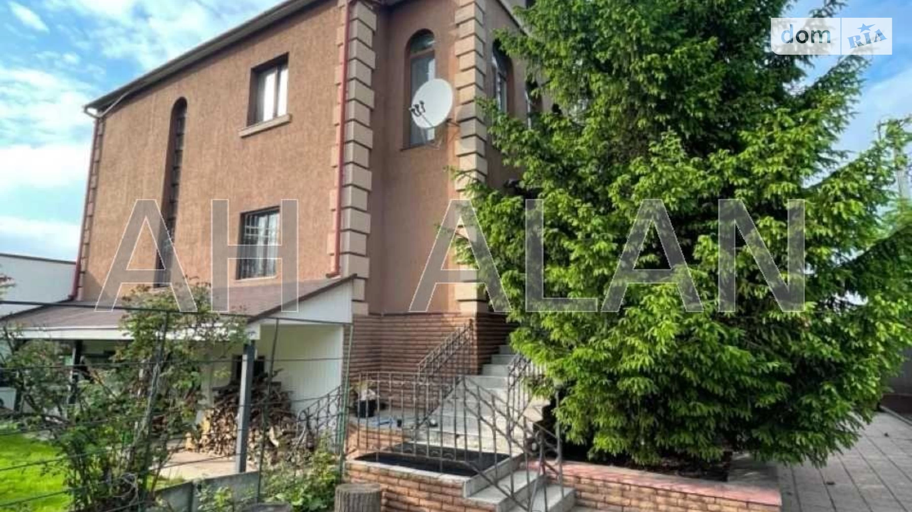 Продается дом на 3 этажа 319 кв. м с бассейном, цена: 290000 $ - фото 2