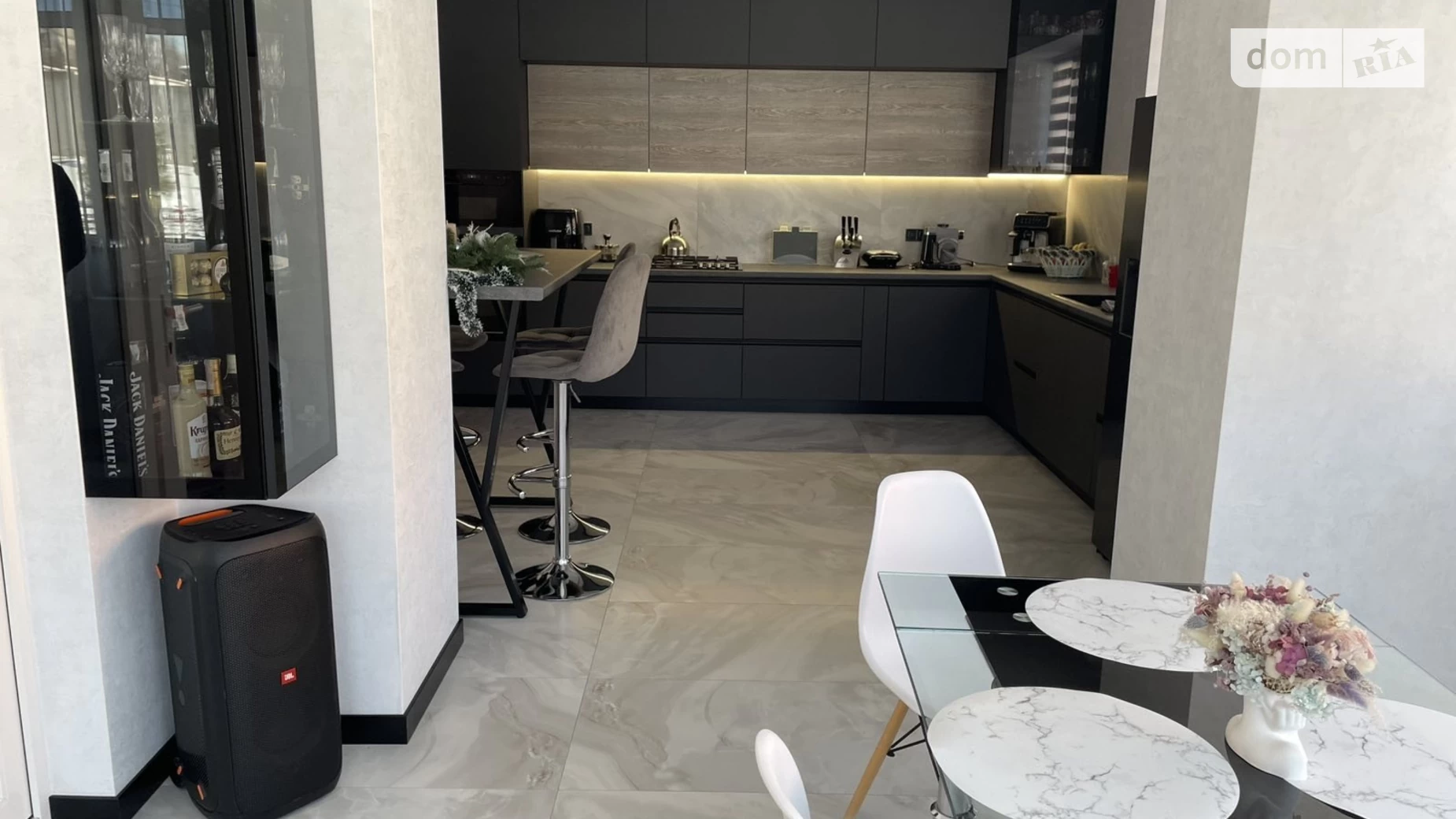 Продається будинок 3 поверховий 300 кв. м з подвалом, цена: 555000 $ - фото 2