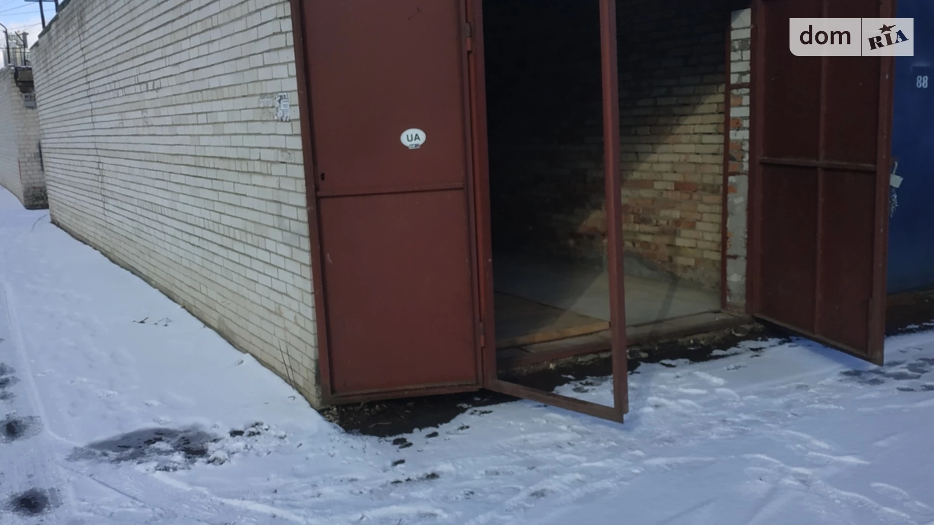 Сдается в аренду отдельно стоящий гараж под легковое авто на 40 кв. м, цена: 3300 грн - фото 4